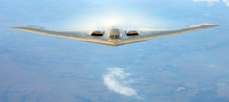 Illustration for article titled Extremely rare image of two B-2 bombers refueling at the same time